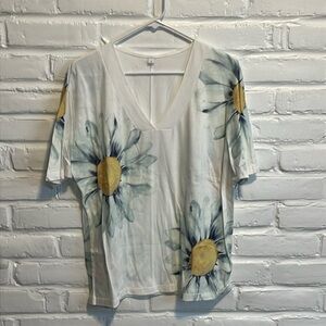 NWOT Women’s large daisy top